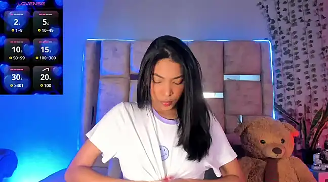 Snapshot of KarolRojas_ chatting on 02-13-25, 03:29 KarolRojas online show from 02-13-25, 03:29