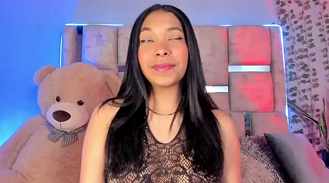 Snapshot of KarolRojas_ chatting on 02-14-25, 03:33 KarolRojas online show from 02-14-25, 03:33