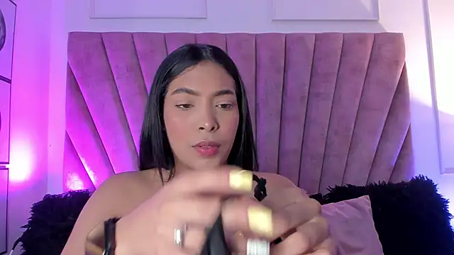 Snapshot of KarolRojas_ chatting on 10-14-25, 03:29 KarolRojas online show from 10-14-25, 03:29