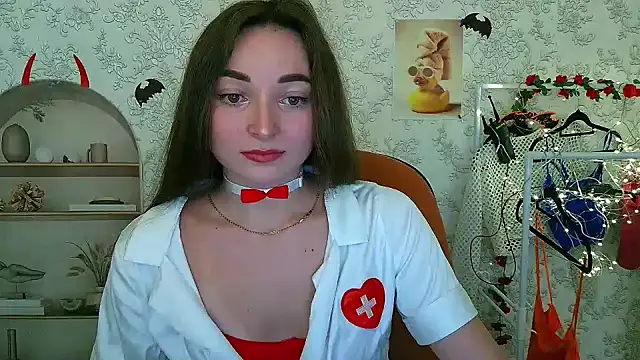  Barbie Kiss  online show from 10-31-25, 03:46