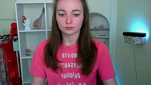  Barbie Kiss  online show from 06-15-26, 09:33