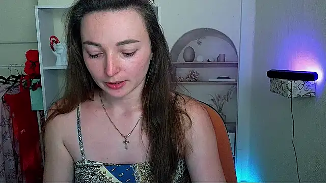  Barbie Kiss  online show from 06-17-26, 03:13