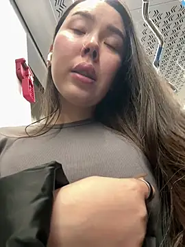 Snapshot of Asian_Asami chatting on 01-01-25, 03:03 Asian Asami online show from 01-01-25, 03:03