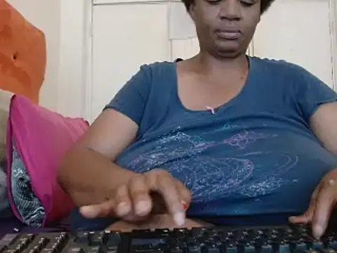 tinagiant online show from 02-12-25, 07:02