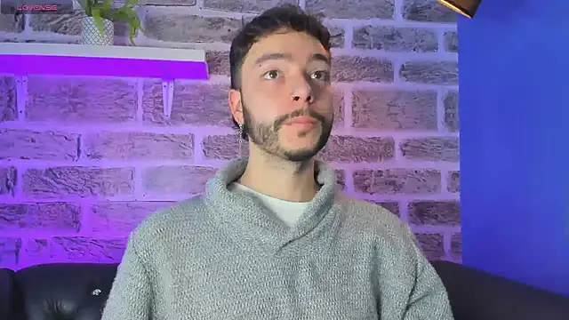 Snapshot of noah_ricci chatting on 03-12-26, 12:00 noah ricci online show from 03-12-26, 12:00