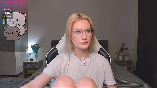 Snapshot of DearLia chatting on 12-27-24, 09:17 DearLia online show from 12-27-24, 09:17