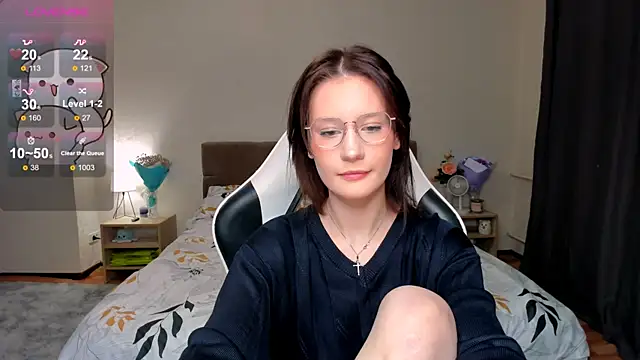 Snapshot of DearLia chatting on 02-13-25, 02:45 DearLia online show from 02-13-25, 02:45