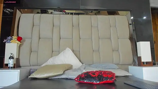 Hanna lens online show from 03-12-25, 02:12