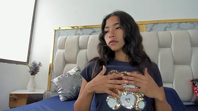 Hanna lens online show from 03-21-26, 05:05