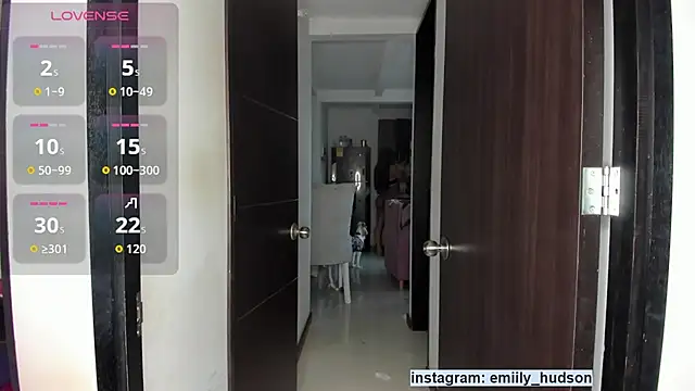 emily huddson  online show from 10-11-25, 08:51