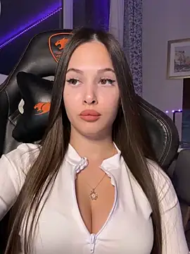 EricaWalls online show from 10-20-25, 04:29