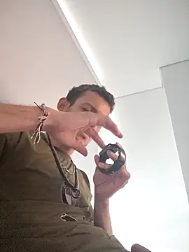 Snapshot of Duvan_Martinez23 chatting on 11-13-25, 07:46 Duvan Martinez23 online show from 11-13-25, 07:46