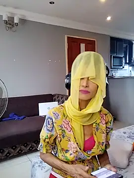 Snapshot of KamaLila chatting on 10-16-25, 10:27 KamaLila online show from 10-16-25, 10:27