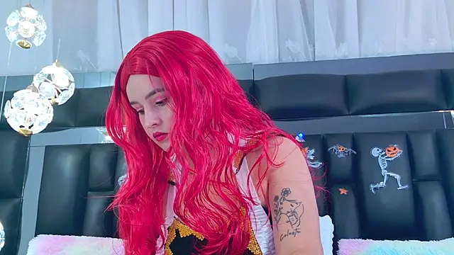 Snapshot of DahianaMoss chatting on 10-31-25, 11:44 DahianaMoss online show from 10-31-25, 11:44