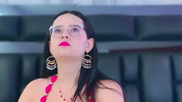 Snapshot of DahianaMoss chatting on 02-19-26, 11:39 DahianaMoss online show from 02-19-26, 11:39