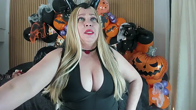 Danna topless online show from 11-01-25, 12:07