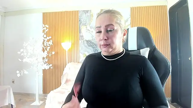 Danna topless online show from 07-27-26, 12:01