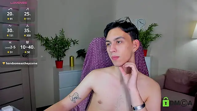 Snapshot of Ul_Tima chatting on 12-16-24, 04:45 Ul Tima online show from 12-16-24, 04:45