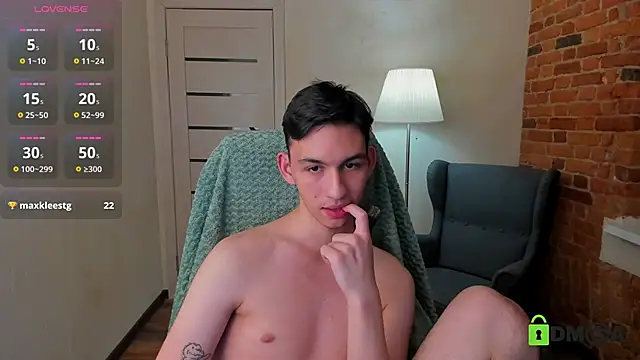 Snapshot of Ul_Tima chatting on 12-19-24, 12:13 Ul Tima online show from 12-19-24, 12:13