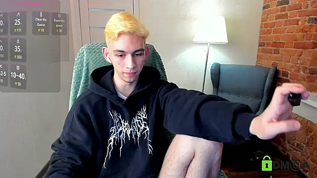 Snapshot of Ul_Tima chatting on 12-28-24, 11:59 Ul Tima online show from 12-28-24, 11:59