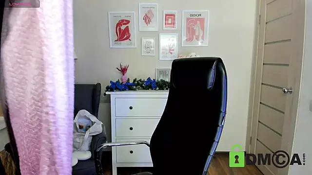 Snapshot of Ul_Tima chatting on 12-31-24, 09:06 Ul Tima online show from 12-31-24, 09:06