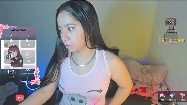 Snapshot of litle_mily_ chatting on 12-19-25, 01:56 litle mily online show from 12-19-25, 01:56