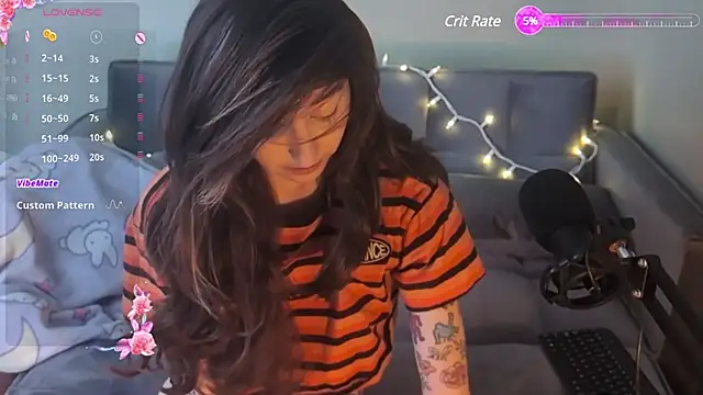 lovelylucyy online show from 01-24-25, 06:56