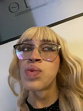 Snapshot of Ariadna_Evangeline chatting on 12-14-24, 03:51 Ariadna Evangeline online show from 12-14-24, 03:51