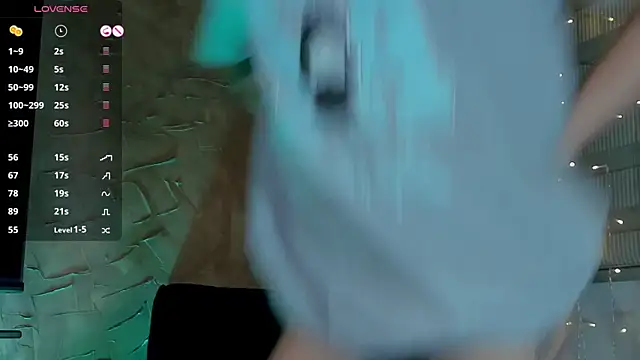 Snapshot of Charlotte_greys chatting on 12-18-24, 05:59 Charlotte greys online show from 12-18-24, 05:59