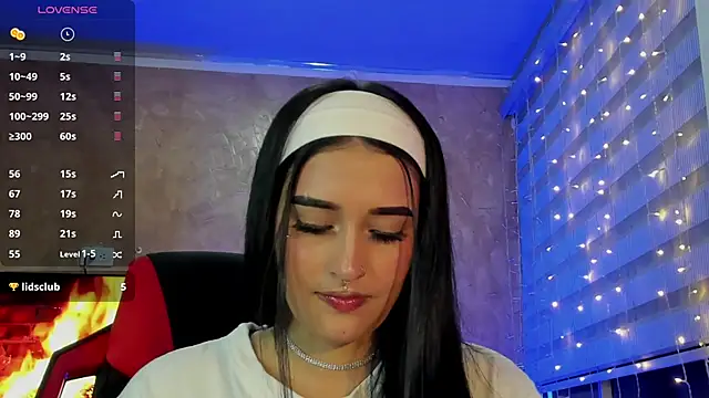 Snapshot of Charlotte_greys chatting on 01-11-25, 02:09 Charlotte greys online show from 01-11-25, 02:09