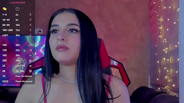 Snapshot of Charlotte_greys chatting on 02-08-25, 04:03 Charlotte greys online show from 02-08-25, 04:03