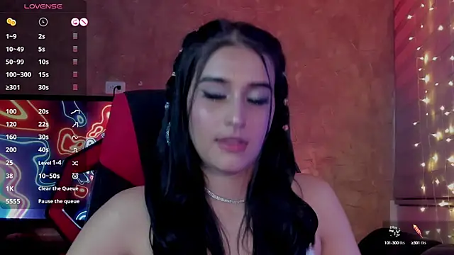 Snapshot of Charlotte_greys chatting on 02-09-25, 05:19 Charlotte greys online show from 02-09-25, 05:19