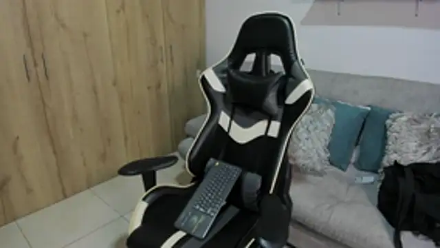 julian wallace online show from 02-23-26, 01:41