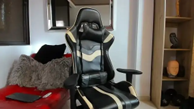 julian wallace online show from 04-15-26, 06:37