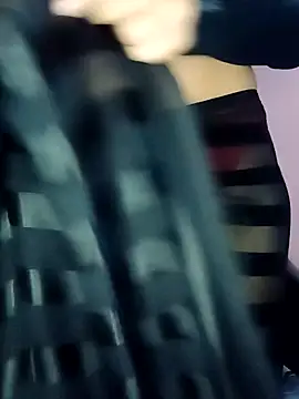 Snapshot of L_ucy1 chatting on 11-28-25, 06:32 L ucy1 online show from 11-28-25, 06:32