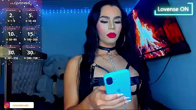 Snapshot of orianasweet_1 chatting on 10-17-25, 02:48 orianasweet 1 online show from 10-17-25, 02:48