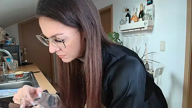 BrownieyQueen online show from 02-11-25, 08:05