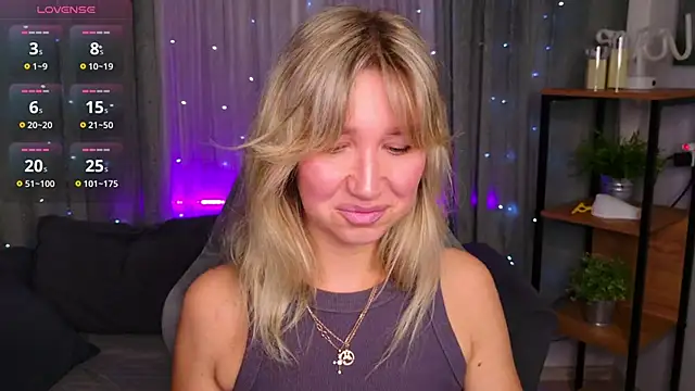 Snapshot of MilaBott chatting on 06-19-26, 08:45 MilaBott online show from 06-19-26, 08:45