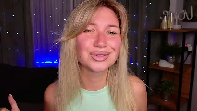 Snapshot of MilaBott chatting on 06-30-26, 07:15 MilaBott online show from 06-30-26, 07:15