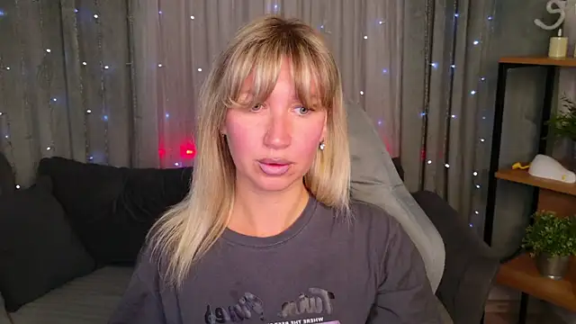 Snapshot of MilaBott chatting on 07-21-26, 07:05 MilaBott online show from 07-21-26, 07:05