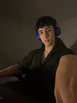 gojo satoru 18 online show from 11-18-25, 03:56