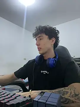 gojo satoru 18 online show from 01-14-26, 06:08