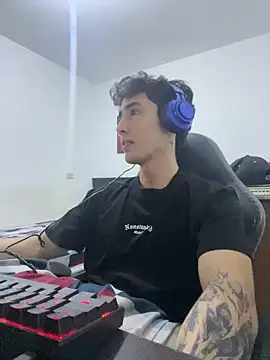 gojo satoru 18 online show from 02-13-26, 02:40