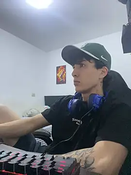 gojo satoru 18 online show from 04-28-26, 03:33