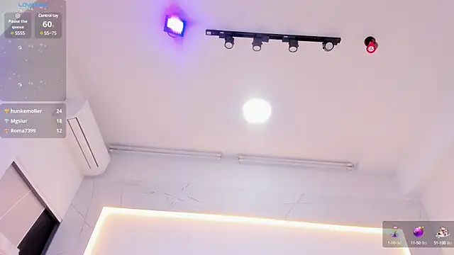 Snapshot of GabrielaLugo chatting on 01-28-25, 06:49 GabrielaLugo online show from 01-28-25, 06:49