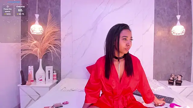 Snapshot of GabrielaLugo chatting on 02-13-25, 11:39 GabrielaLugo online show from 02-13-25, 11:39