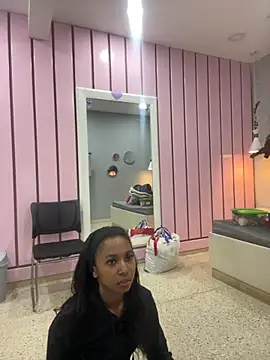 Snapshot of GabrielaLugo chatting on 11-24-25, 11:43 GabrielaLugo online show from 11-24-25, 11:43