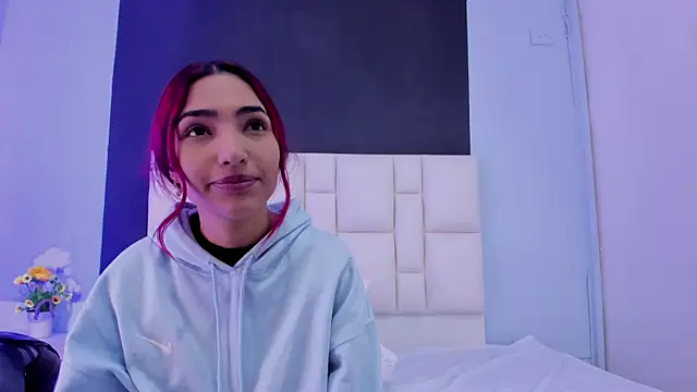 Snapshot of suzanelee chatting on 01-14-25, 12:14 suzanelee online show from 01-14-25, 12:14