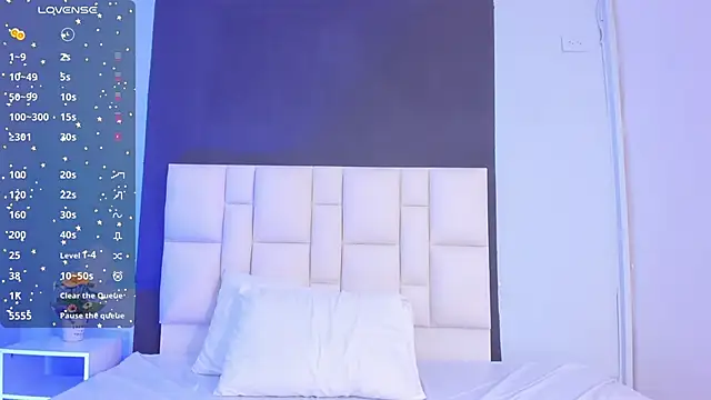 Snapshot of suzanelee chatting on 02-15-25, 11:39 suzanelee online show from 02-15-25, 11:39