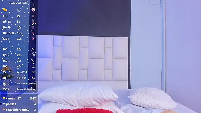 Snapshot of suzanelee chatting on 02-17-25, 02:59 suzanelee online show from 02-17-25, 02:59